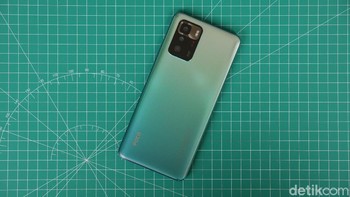 Meski ada di kelas harga menengah, Poco mengklaim chip yang dipakai di X3 GT punya performa kelas flagship. Yaitu Dimensity 1100 dari MediaTek yang dibuat dengan pabrikasi 6nm. Foto: detikINET/Anggoro Suryo Jati