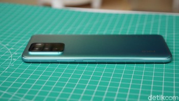 Poco X3 GT menjadi smartphone Poco pertama dengan fitur Turbo Charging 67W yang mampu mengisi daya dari 0% hingga 100% hanya dalam 42 menit dan kapasitas baterai besar 5000mAh. Foto: detikINET/Anggoro Suryo Jati