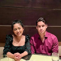 Usai bercerai dengan Niko Al Hakim, kini Rachel Vennya diketahui tengah dekat dengan seorang aktor tampan bernama Salim Nauderer. Walau awalnya terlihat malu-malu dan masih terkesan menutup-nutupi, namun keduanya kini terlihat sudah lebih terbuka dengan hubungan mereka. Foto: Instagram