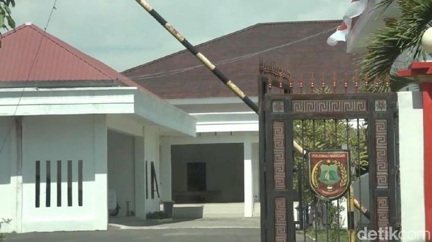 Rumah dinas Bupati Polewali Mandar, Andi Ibrahim