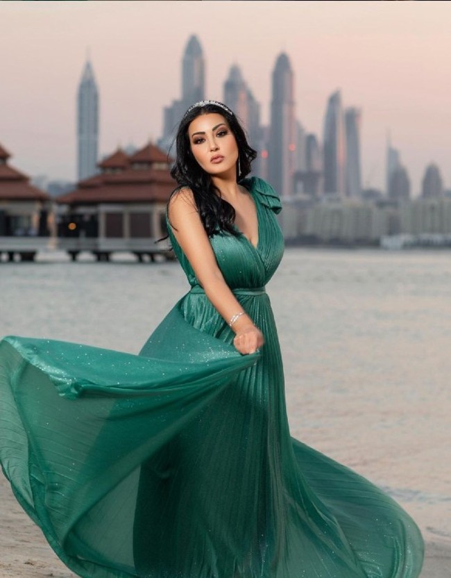 Somaya El-Khashab pernah menikah dengan penyanyi Mesir, Ahmed Saad. Pernikahan yang berlangsung pada 2017 itu berakhir dengan perceraian pada 2019. Foto: Dok. Instagram