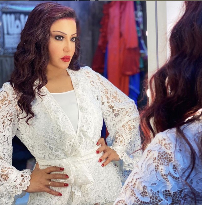 Dua tahun setelah mereka bercerai, Ahmed Saad menikah untuk keempat kalinya dengan model cantik Alia Bassiouny. Sebelumnya saat bercerai dengan Somaya, perpisahan mereka penuh dengan drama. Somaya dan Ahmed saling menjelek-jelekkan satu sama lain. Foto: Instagram