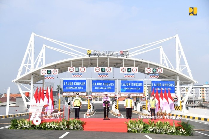 Jalan tol segmen Kelapa Gading – Pulo Gebang diresmikan pada hari ini Senin (23/8/2021). Begini penampakan jalan tol tersebut dari udara.