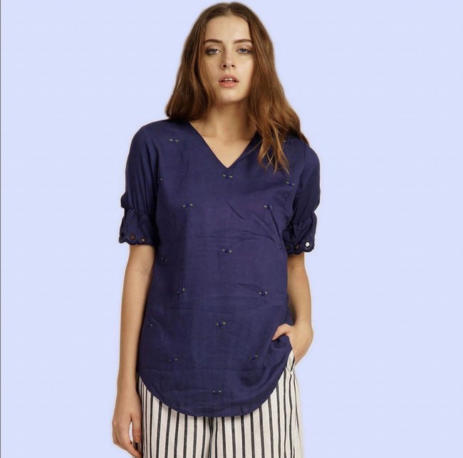 Alexandra Djavi populer di India setelah membintangi film Kanchana 3. Layar lebarnya dirilis pada 2019 dan menjadi box office. Foto: Instagram