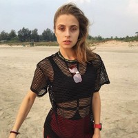 Berdasarkan laporan pihak kepolisian Alexandra ditemukan dalam kondisi tergantung di kamarnya dengan kondisi pintu kamar terkunci dari dalam pada Jumat (20/8/2021). Polisi belum menyampaikan secara resmi bahwa Alexandra Djavi meninggal bunuh diri karena masih menunggu hasil autopsi. Namun menurut polisi, kondisi mental Alexandra tidak stabil dan dia mengonsumsi obat. Foto: Instagram