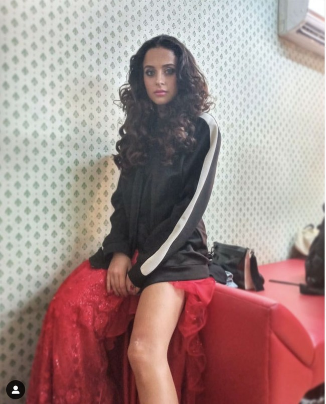 Pada 2019, Alexandra dilaporkan pernah membuat laporan kepolisian terkait pelecehan seksual yang dilakukan seorang fotografer padanya. Sang fotografer pernah mengancamnya untuk bercinta. Foto: Instagram