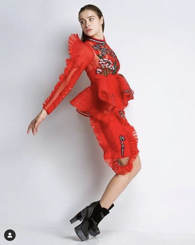 Pada Selasa (24/8/2021) ramai berita bahwa Alexandra Djavi meninggal dunia. Seperti dikutip dari Times of India, dia ditemukan gantung diri di apartemennya di Oxel, Sioilim, Goa Utara, India. Foto: Instagram