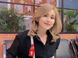 8 Foto Jadul Ayu Ting Ting saat SMA, Ngaku Pernah Di Bully Kakak Kelas