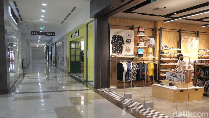 Begini Potret Hari Pertama Uji Coba Pembukaan Mal di Yogyakarta Sejumlah mal di Daerah Istimewa Yogyakarta mulai melakukan uji coba pembukaan di tengah Pemberlakuan Pembatasan Kegiatan Masyarakat (PPKM) level 4.