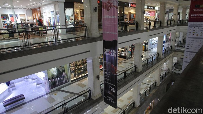 Begini Potret Hari Pertama Uji Coba Pembukaan Mal di Yogyakarta Sejumlah mal di Daerah Istimewa Yogyakarta mulai melakukan uji coba pembukaan di tengah Pemberlakuan Pembatasan Kegiatan Masyarakat (PPKM) level 4.