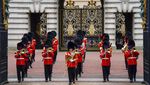 Parade Pergantian Penjaga Istana Buckingham Kembali Digelar