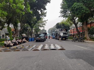 Demo Pencari Suaka Afghanistan di UNHCR Meluber, Jl Kebon Sirih Ditutup