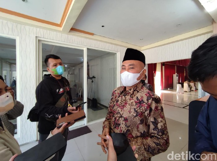 Pembelajaran Tatap Muka (PTM) untuk SMA/SMK dan SLB di Jatim boleh digelar secara terbatas, di kabupaten/kota yang menerapkan PPKM level 2 dan 3. Ini disampaikan Kepala Dinas Pendidikan Jatim Wahid Wahyudi.
