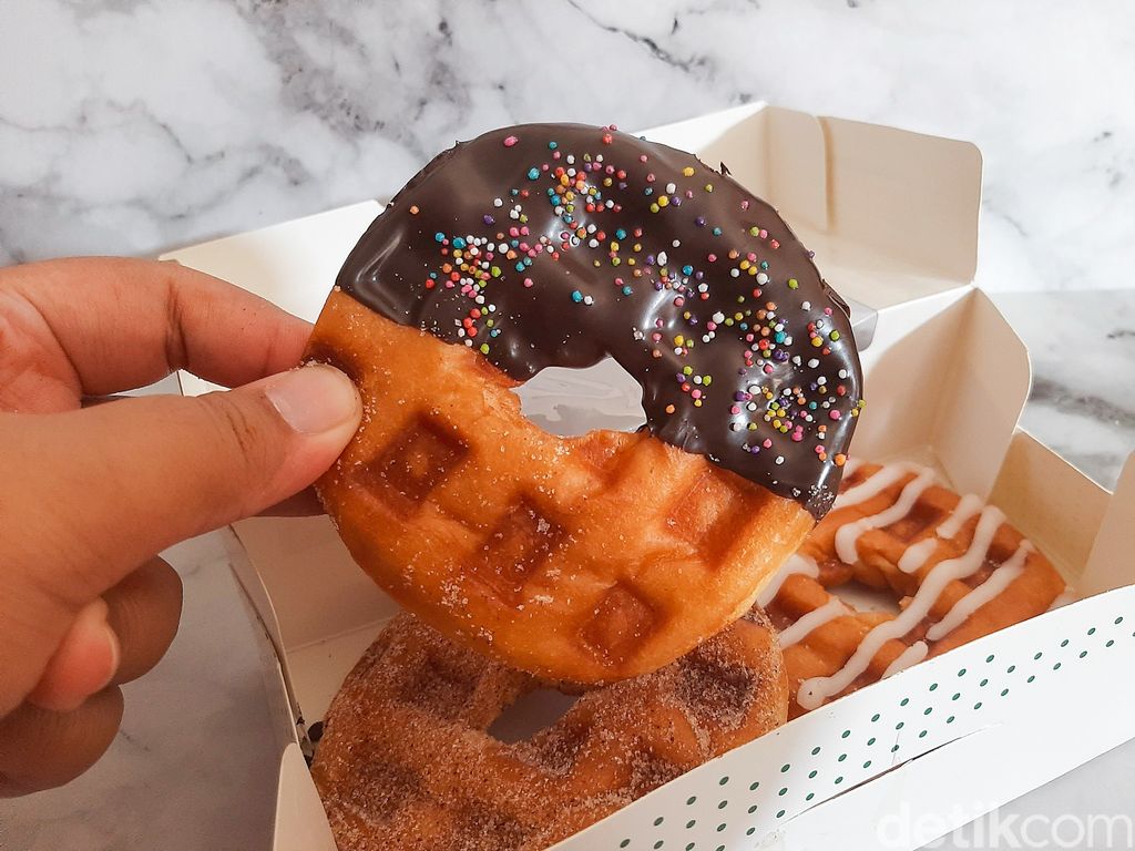 Doffle dari Dua Gerai Donat, Dunkin' Donuts Vs Krispy Kreme