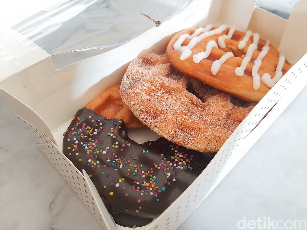 Doffle dari Dua Gerai Donat, Dunkin' Donuts Vs Krispy Kreme