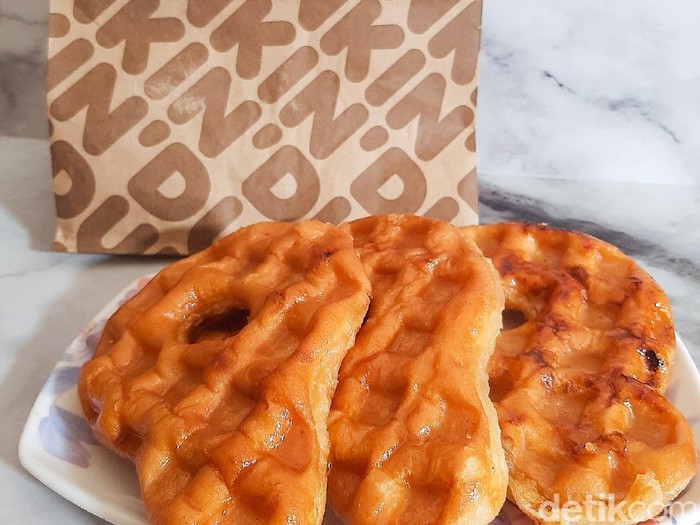Doffle dari Dua Gerai Donat, Dunkin Donuts Vs Krispy Kreme