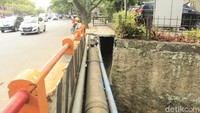 Ia mendapatkan informasi kamar tersebut tidak dijadikan tempat tinggal permanen oleh para pemulung. Tetapi hanya menjadi tempat singgah sementara untuk beristirahat. 