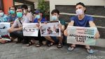 Foto-foto Aksi Damai Ratusan WN Afghanistan di Sidoarjo