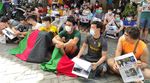 Foto-foto Aksi Damai Ratusan WN Afghanistan di Sidoarjo