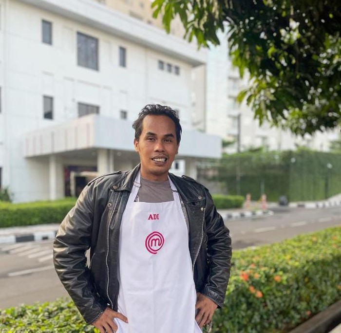 Gaya Ngopi Lord Adi dan Momennya di Galeri MasterChef
