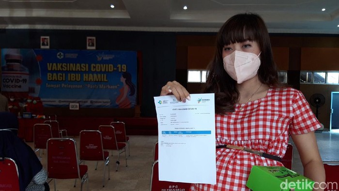 Pemkab Boyolali mulai melakukan vaksinasi terhadap ibu hamil dengan usia kandungan 13-33 minggu. Para Bumil pun mengungkapkan kegembiraannya.