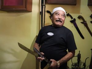 Kisah Haji Bolot Pernah Tinggal di Kandang Kambing hingga Jadi Juragan Kontrakan