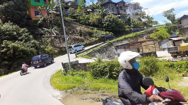Fakfak, Papua Barat dikenal sebagai kota pala, karena pala menjadi komoditas ekspor. Namun, belum banyak yang tahu bahwa Fakfak memiliki sistem transportasi unik.