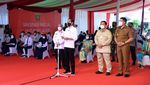 Gimana Rasanya Divaksin COVID-19 Diawasi Duet Jokowi-Prabowo?