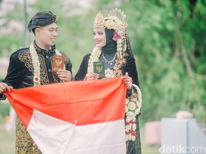 Kisah pengantin viral yang sesi foto di pemakaman umum. Kisah pengantin viral yang sesi foto di pemakaman umum.