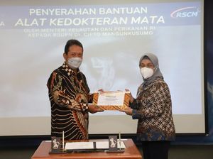 Dukung Layanan Mata RSCM, Trenggono Hibahkan Alkes Senilai Rp 600 Juta