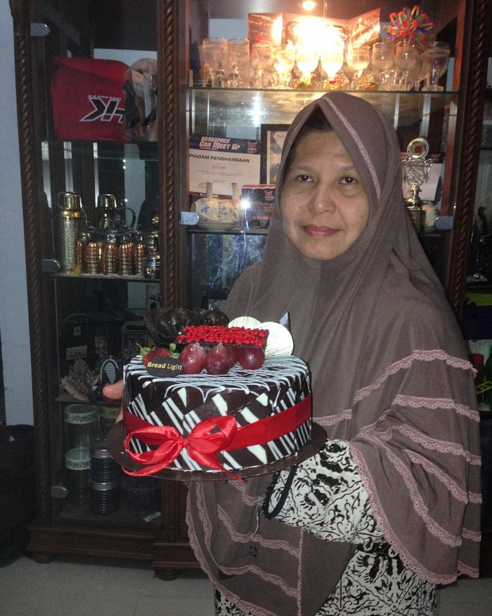 Manisnya Momen Teuku Ryan dan Ria Ricis Saat Makan Mangga Bareng Manisnya Momen Teuku Ryan dan Ria Ricis Saat Makan Mangga Bareng