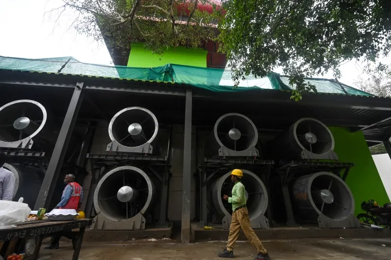 Menara asap di India untuk polusi udara