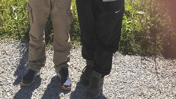 Ketika meminta bantuan kakek untuk memotret. Foto: dok Bored Panda