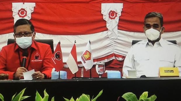 Pertemuan Sekjen PDIP Hasto Kristiyanto dengan Sekjen Gerindra Ahmad Muzani , di kantor DPP PDIP, Jl Diponegoro, Menteng, Jakarta Pusat, Selasa (24/8/2021).