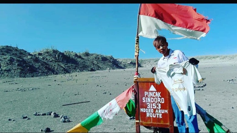 Pendaki Gunung Sindoro pura-pura sakit demi konten Pendaki Gunung Sindoro pura-pura sakit demi konten