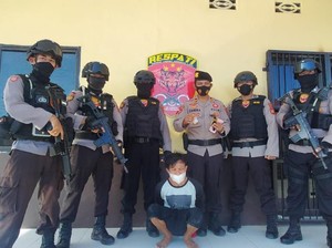 Ketahuan Mabuk Bawa Sabu-Senjata Tajam, Pemuda di Bulukumba Ditangkap