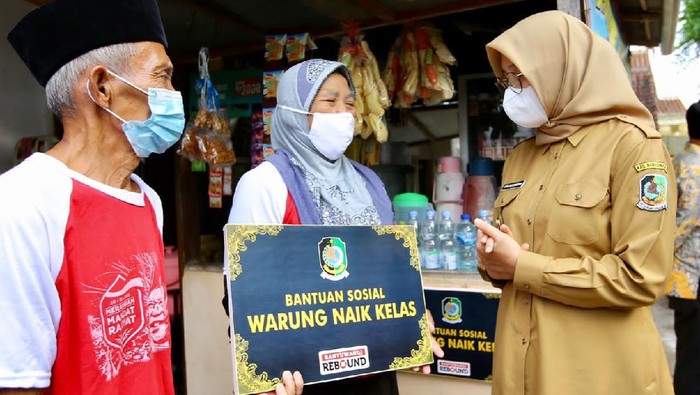 Ratusan Warung di Banyuwangi Kembali Dikucuri Bantuan Dana