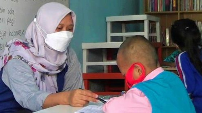 Sekolah Tatap Muka Terbatas, Bimbel Rumahan Menjadi Solusi Tambahan Jam Pelajaran Siswa
