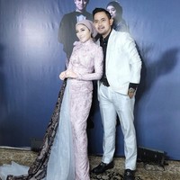 Pasangan Crazy Rich Malang Gilang Widya Pramana dan Shandy Purnamasari dikenal sukses karena bisnis kosmetiknya. Mereka memiliki brand perawatan wajah MS Glow. Bergelimang harta, pasangan tersebut juga sering berbagi kepada yang membutuhkan.  Foto: Dok.Instagram @shandypurnamasari.