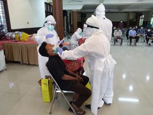 Temukan Lagi Sekolah di Solo Nekat PTM, Gibran Langsung Gelar Tes Swab