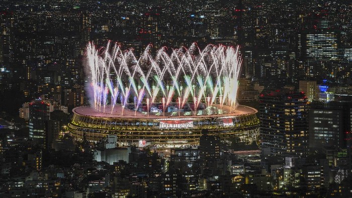 Tokyo 2020 Paralympics Opening Ceremony Fireworks explode during the opening ceremony for the 2020 Paralympics at the National Stadium in Tokyo, Tuesday, Aug. 24, 2021. (AP Photo/Emilio Morenatti)