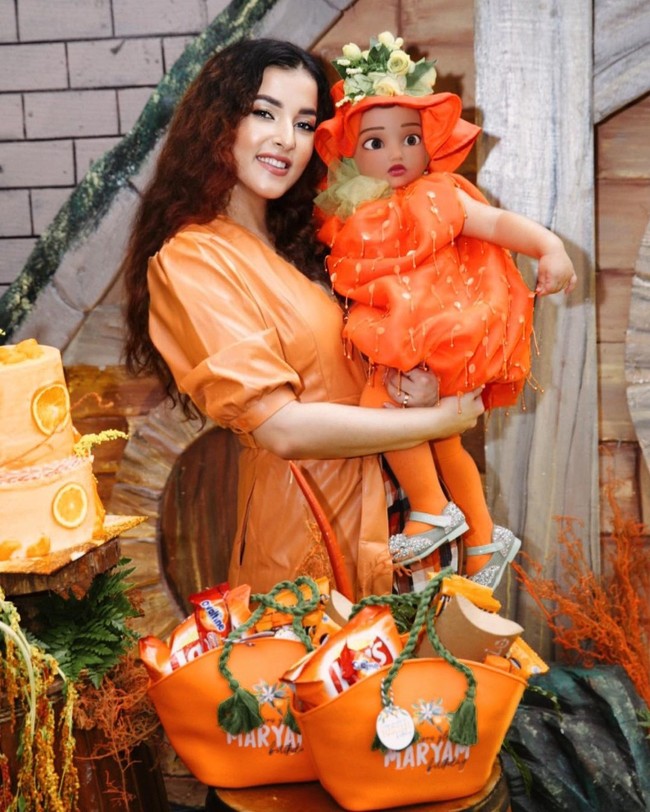 Keguguran anak kedua juga pernah dialami oleh beauty influencer Tasya Farasya. Innalillahi wainna ilaihi raajiun, till we meet again, tulis Tasya saat mengumumkan kabar duka tersebut pada Mei 2021. Usia kandungan istri Ahmad Assegaf itu diperkirakan baru menginjak 1,5 bulan. (Foto: Instagram/@tasyafarasya)