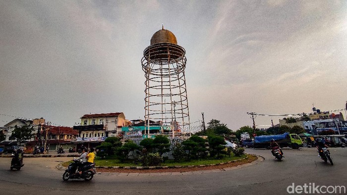 Usai Viral, Sayembara Desain Tugu Pamulang Digelar Gubernur Banten menggelar sayembara desain Tugu Pamulang dengan total hadiah Rp 20 juta. Sayembara digelar usai viral bentuk tugu yang berbeda jauh dari desain.