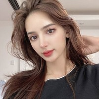 Perkenalkan wanita berwajah manis ini. Wanita Afghanistan ini bernama Vida yang kini berkarier menjadi model dan penyiar di Korea Selatan. Foto: dok. Instagram/@imvidaaa