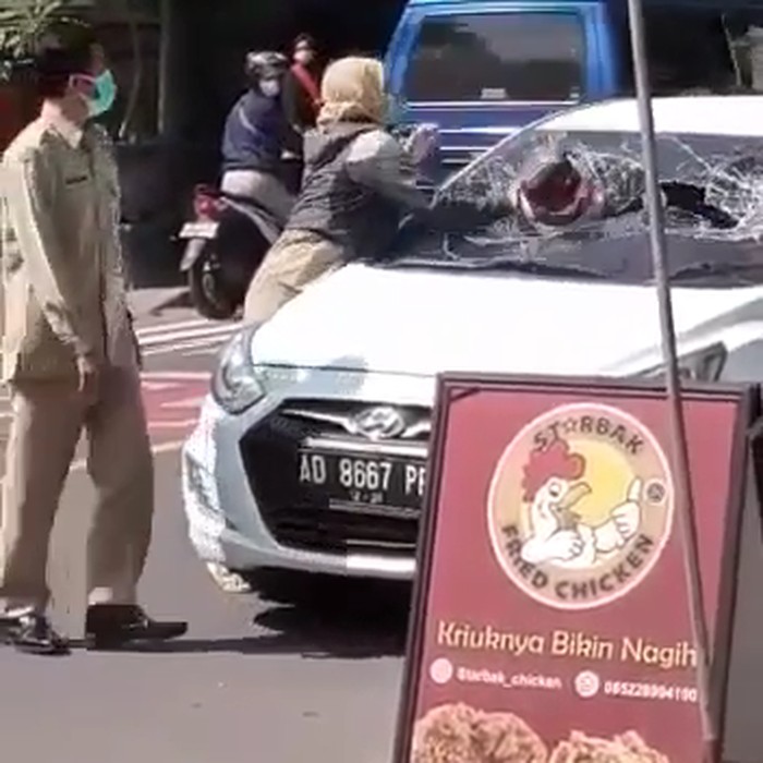 viral asn pecah kaca mobil