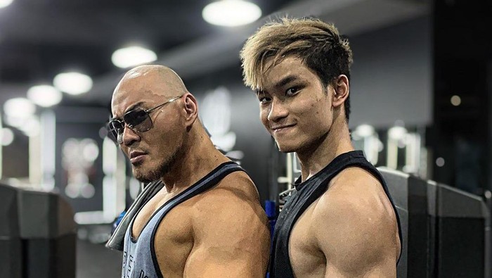 Azka Corbuzier Pamer Momen Makan Daging hingga Cotton Candy!