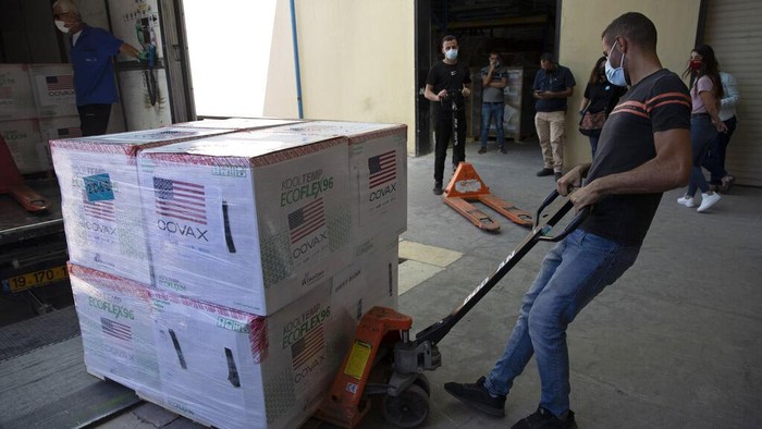 Bantu Atasi Corona, AS Kirim Vaksin Moderna untuk Palestina Pandemi COVID-19 masih jadi momok bagi berbagai negara di dunia. Guna bantu atasi Corona, AS pun kirim bantuan berupa vaksin Moderna untuk Palestina.