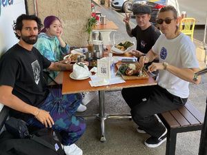 5 Artis Asing Ini Kepincut Makanan Indonesia, Nasi Goreng hingga Indomie