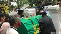 Elly Kasim meninggal dunia karena masalah pencernaan yang sudah kronis. Foto: Hanif/detikHOT
