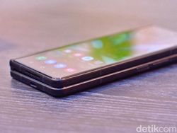 Unboxing Samsung Galaxy Z Fold 3, HP Layar Lipat Rp 25 Juta Tanpa Charger